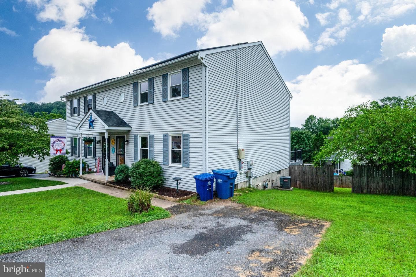 425 Grove Avenue photo 4