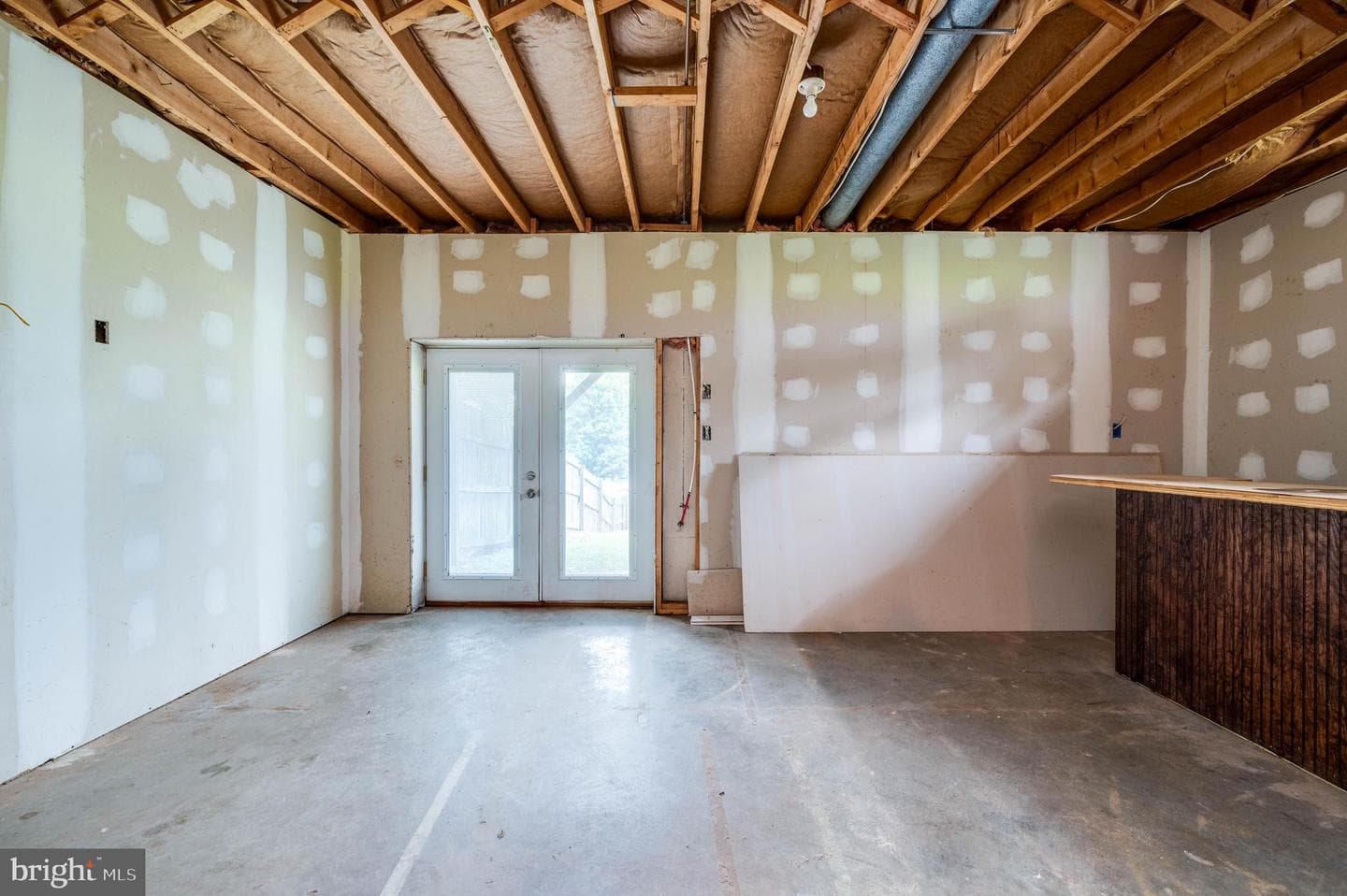 425 Grove Avenue photo 43