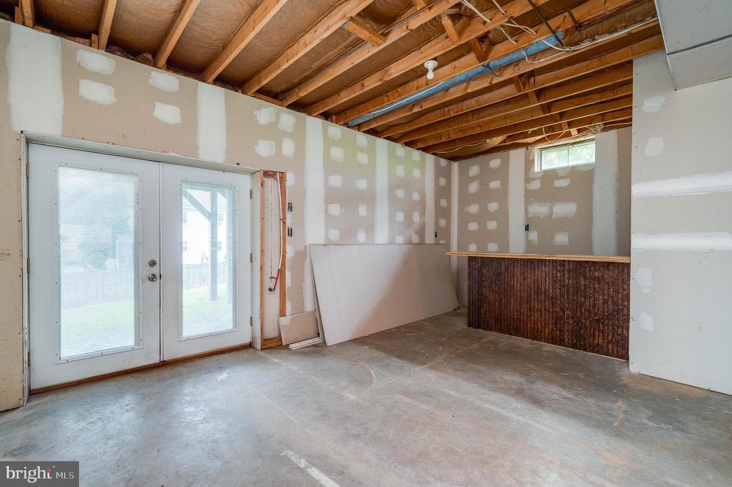 425 Grove Avenue photo 44