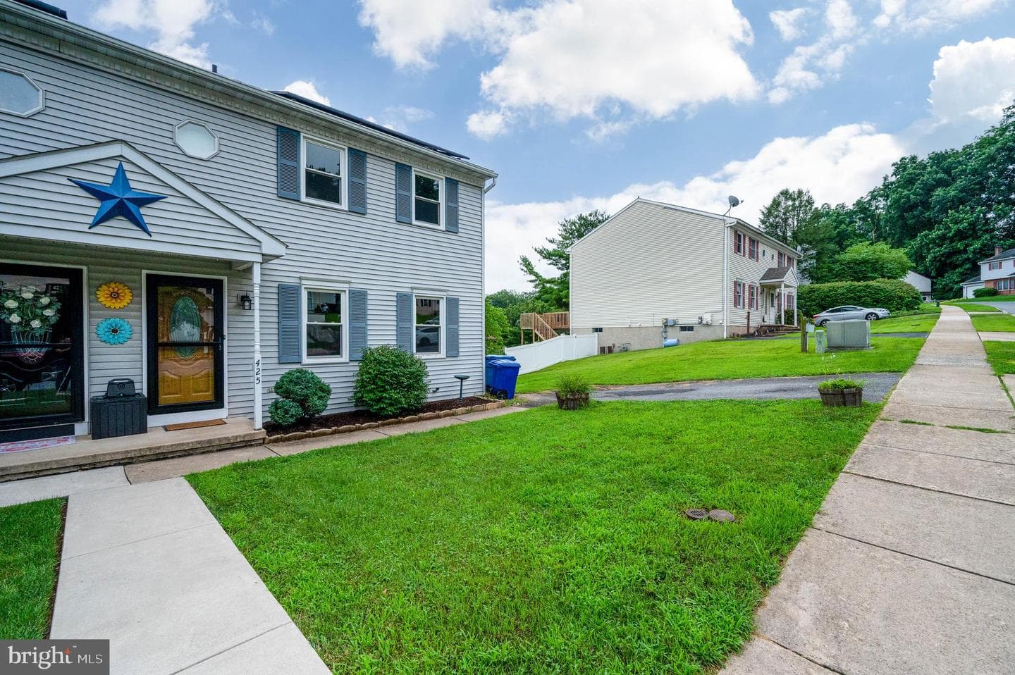 425 Grove Avenue photo 5
