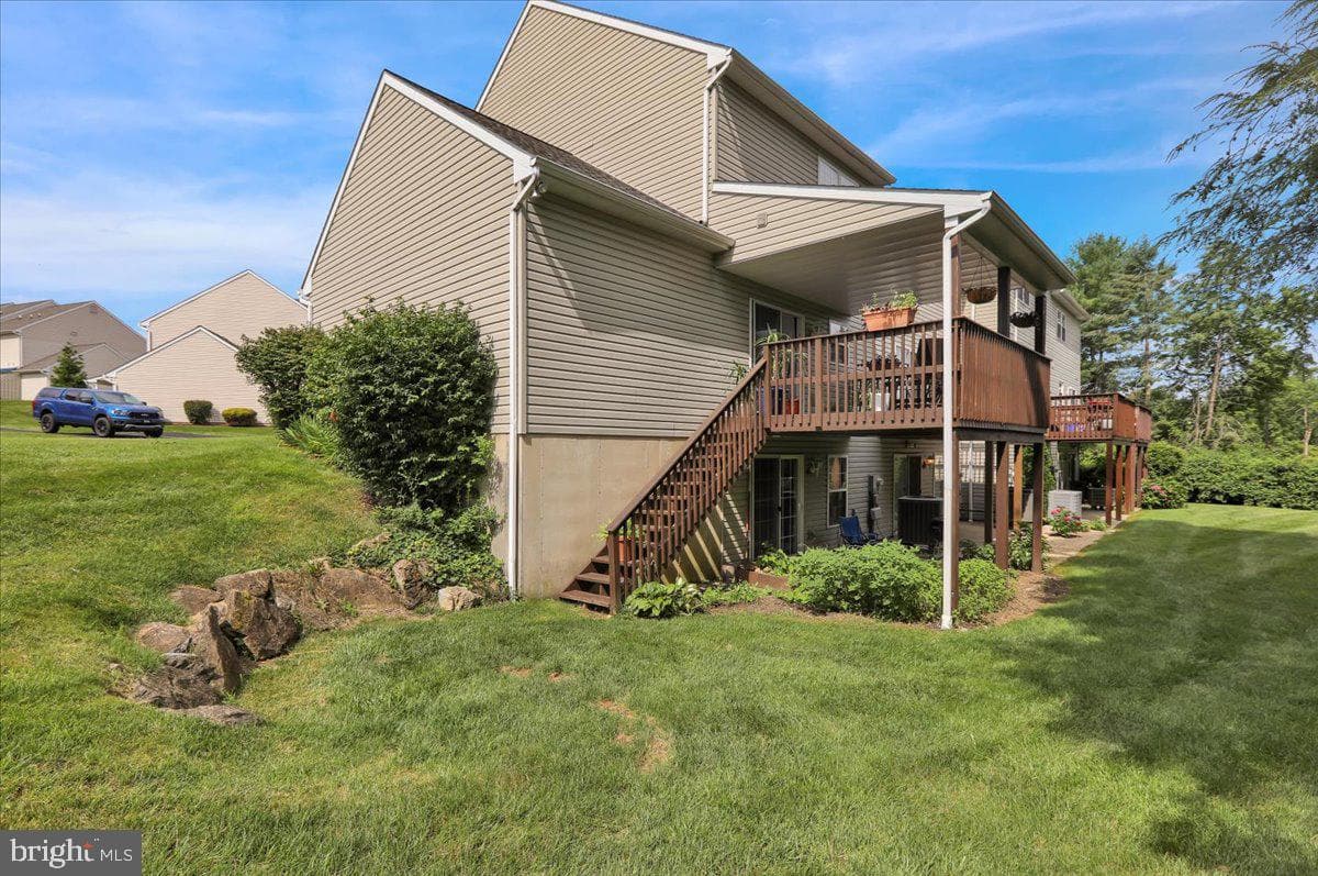 17 Charlemont Court photo 28