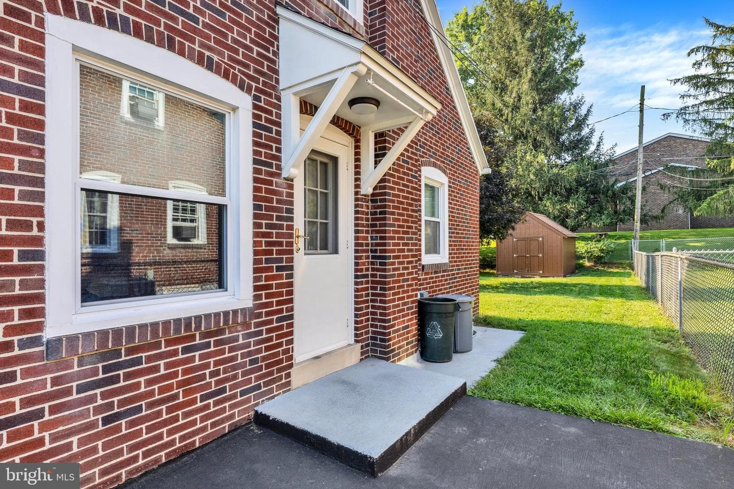 726 E 2nd Street photo 3