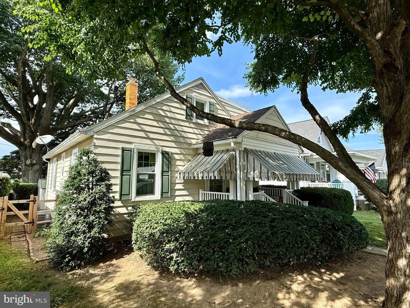 2241 Garfield Avenue photo 1