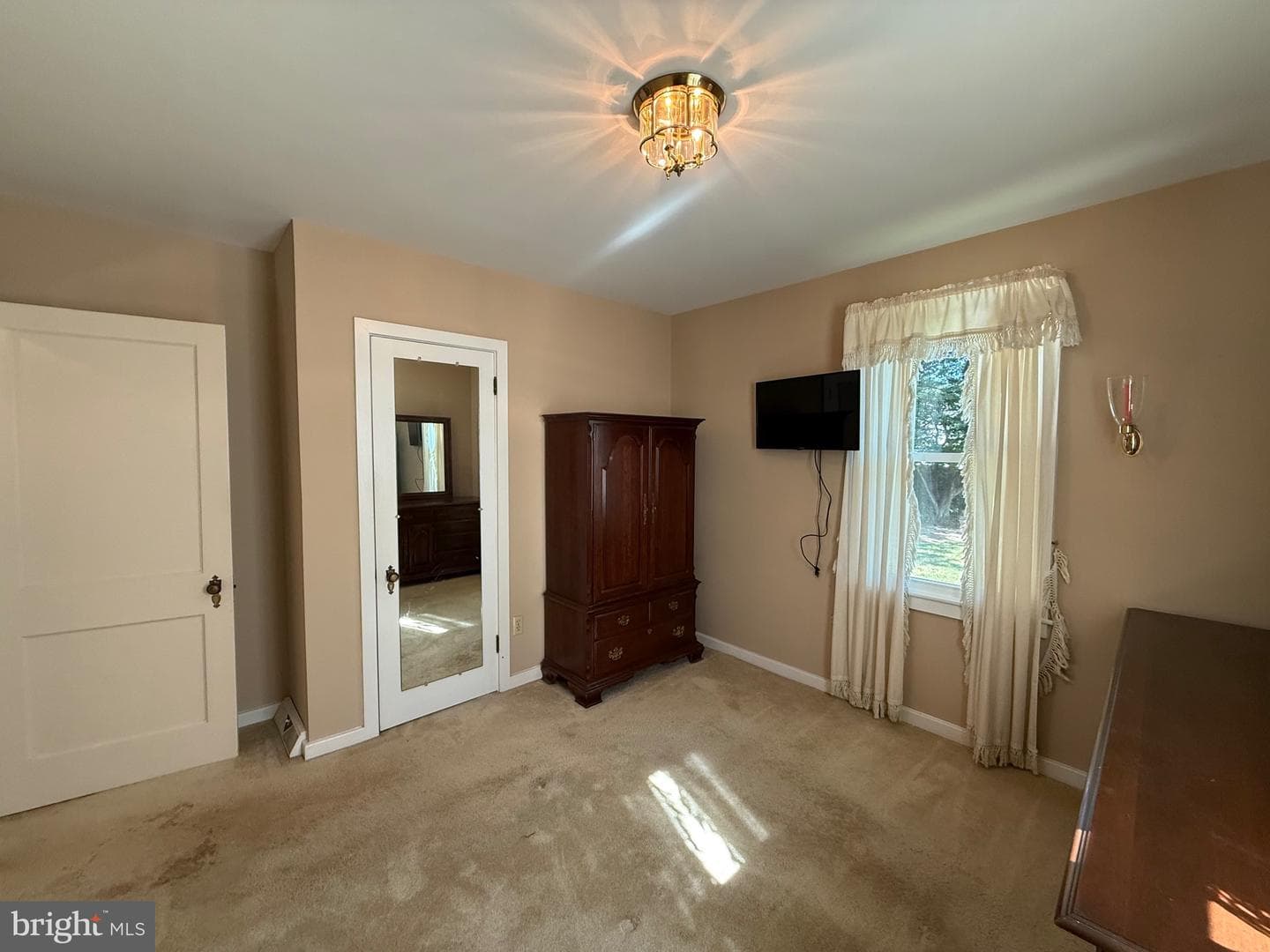 2241 Garfield Avenue photo 10