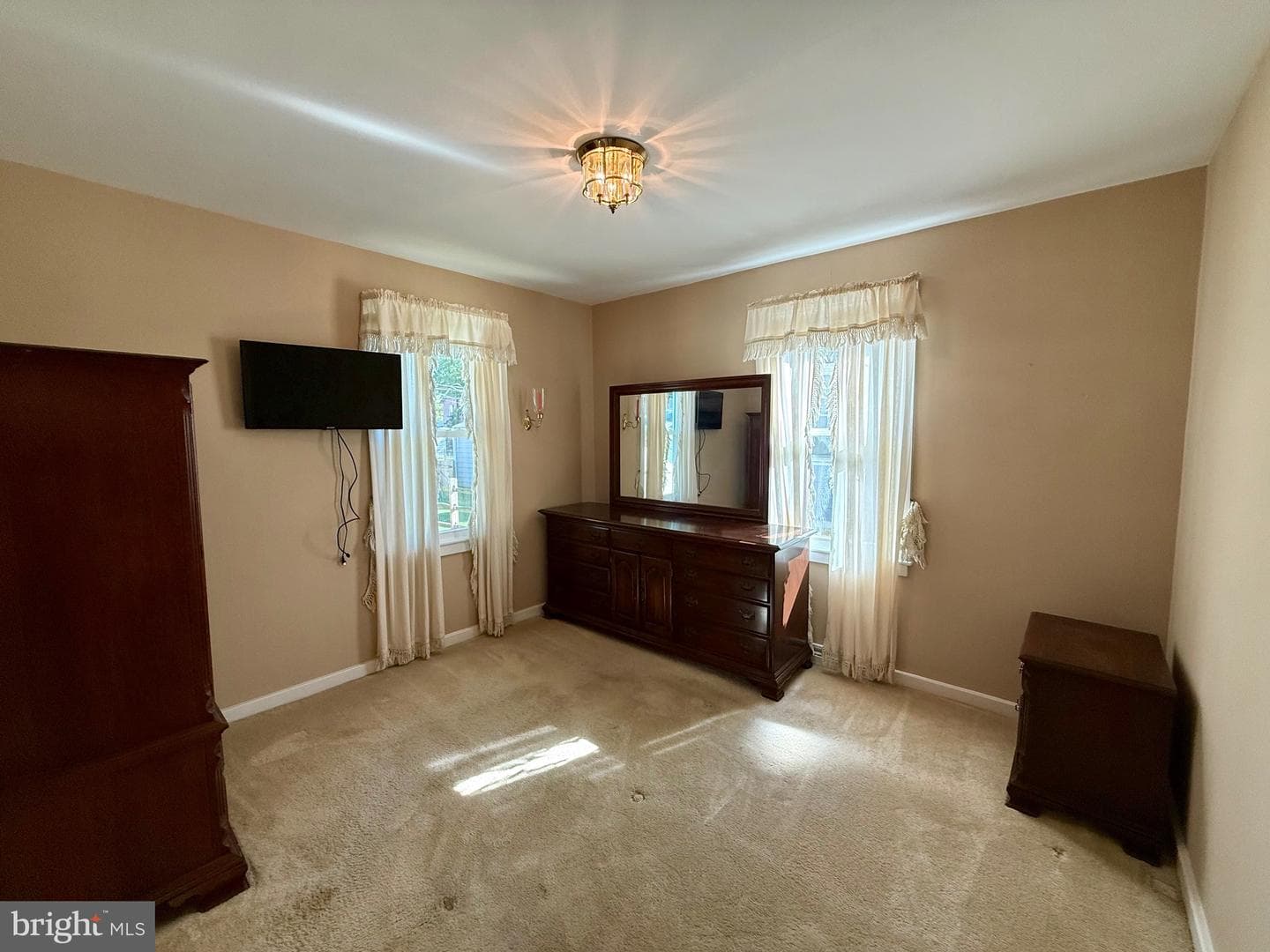 2241 Garfield Avenue photo 11