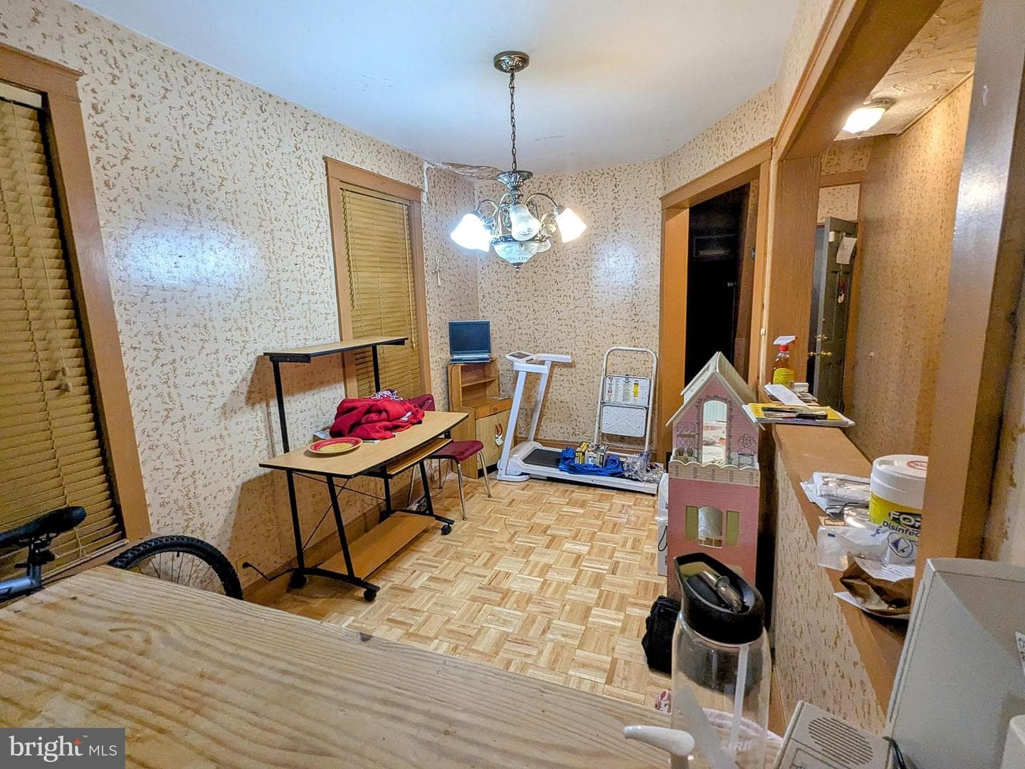 205 W Greenwich Street photo 18