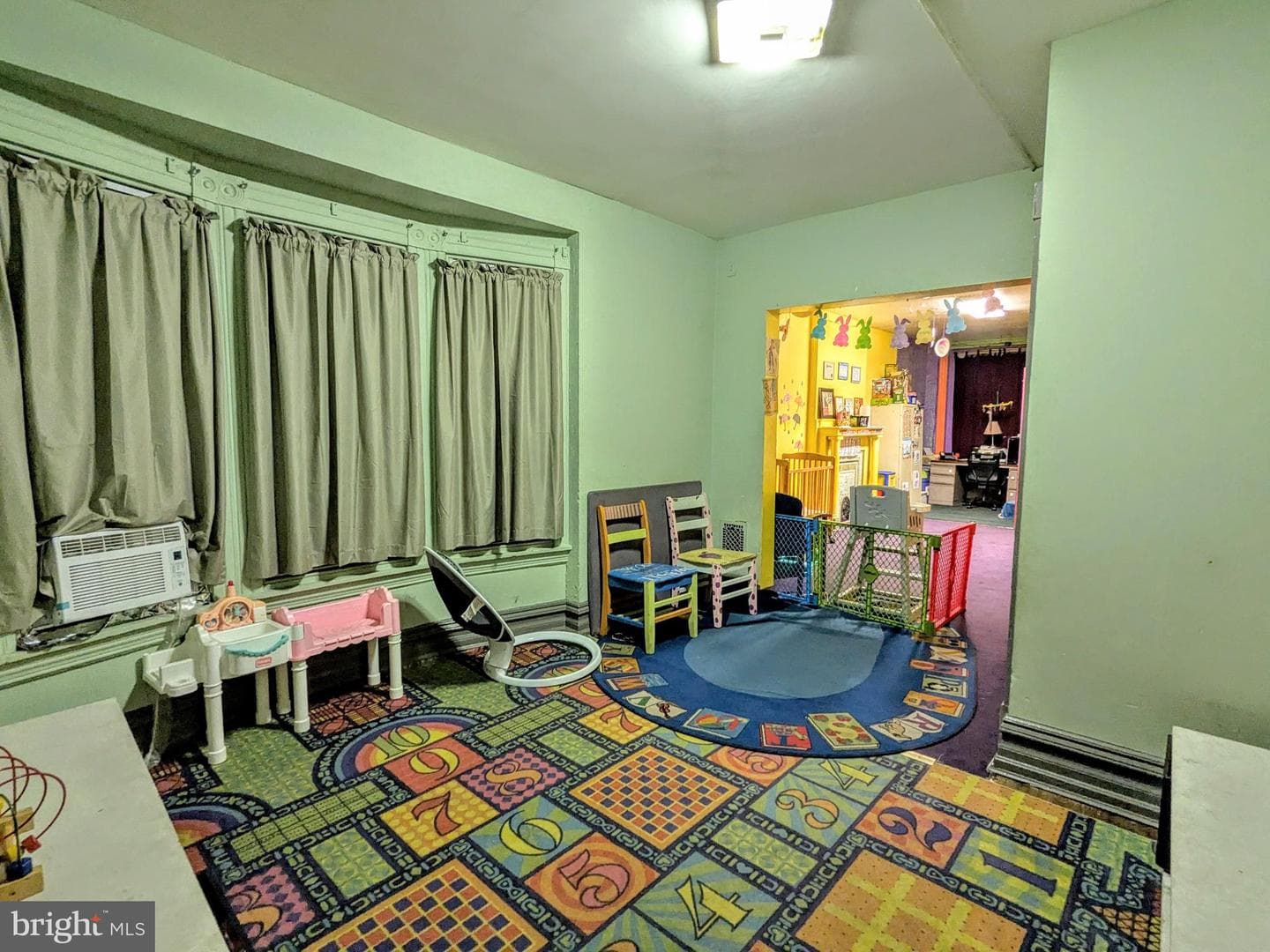 205 W Greenwich Street photo 9