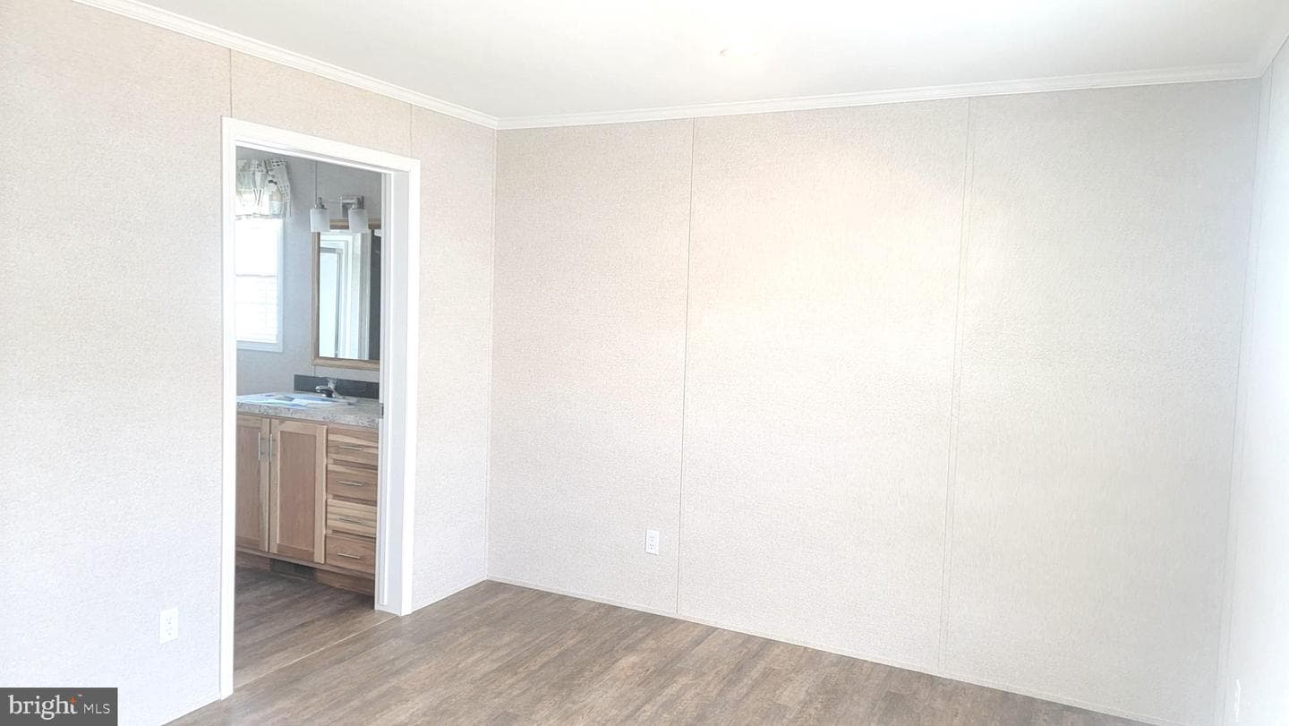 4 Joseph Avenue photo 9
