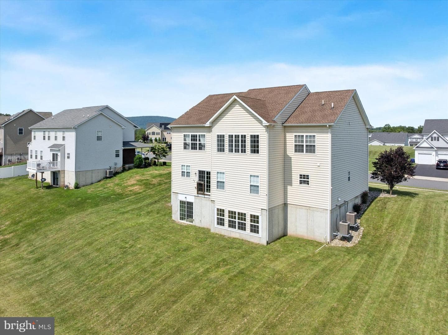 217 Woodbrook Drive photo 37