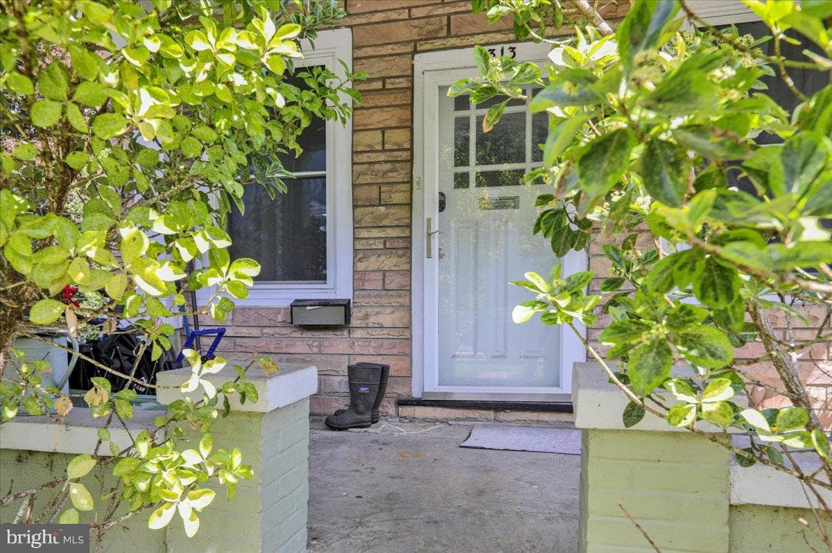 1313 Carsonia Avenue photo 2