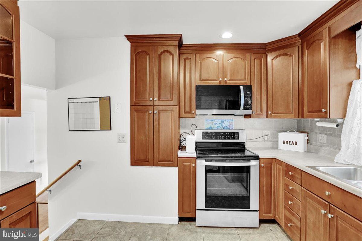 416 Green Lane photo 12