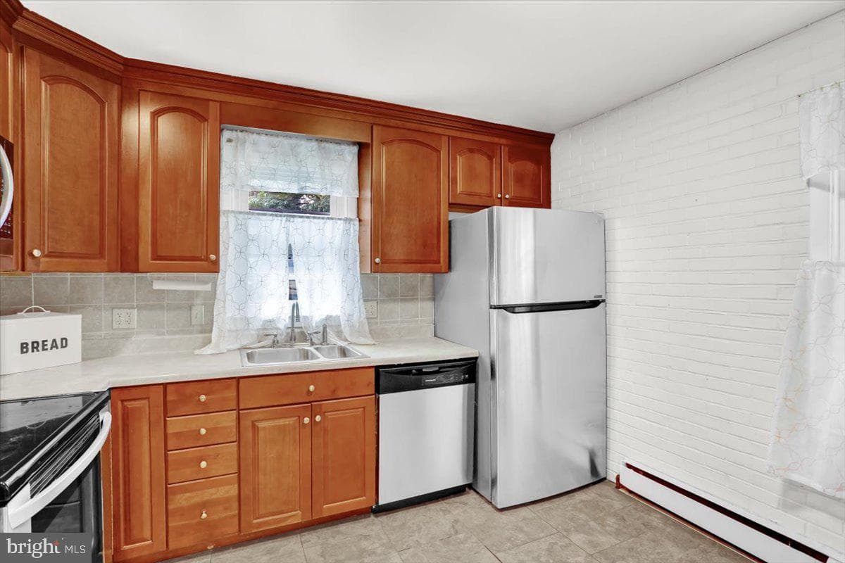 416 Green Lane photo 13