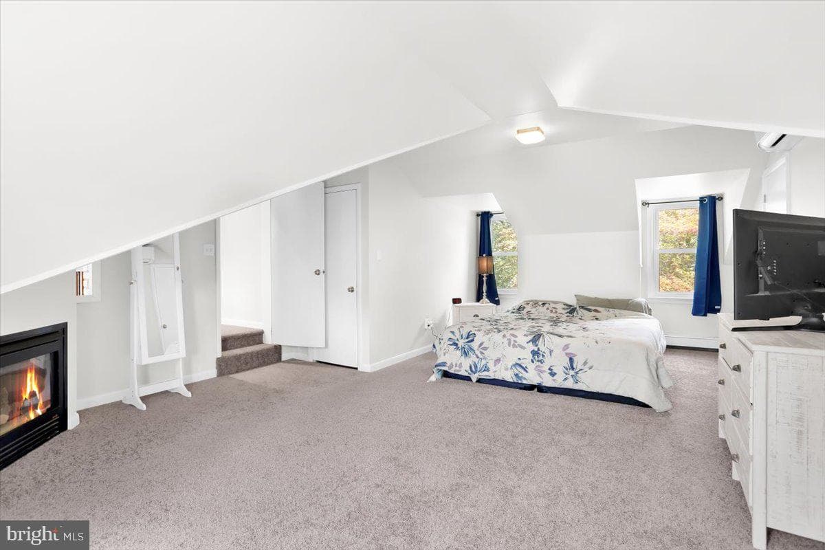 416 Green Lane photo 20