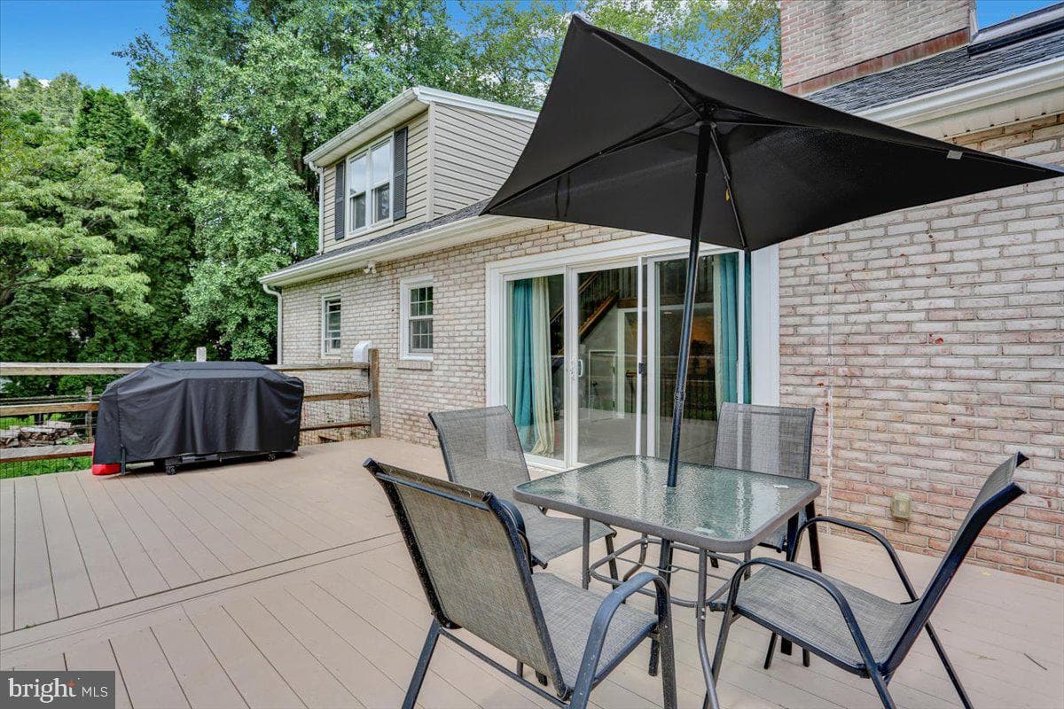 416 Green Lane photo 36