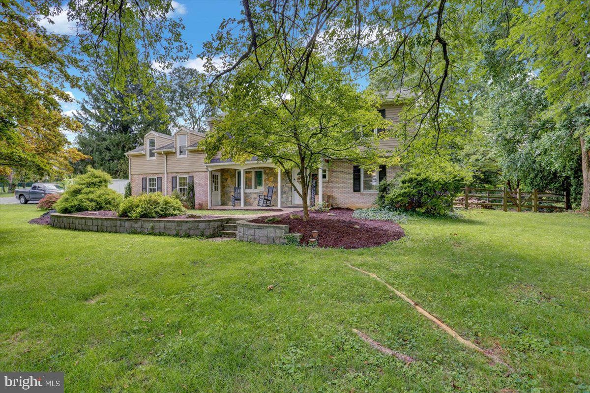 416 Green Lane photo 4