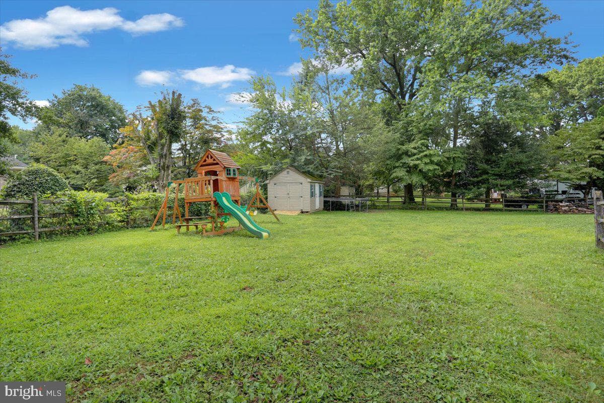 416 Green Lane photo 40