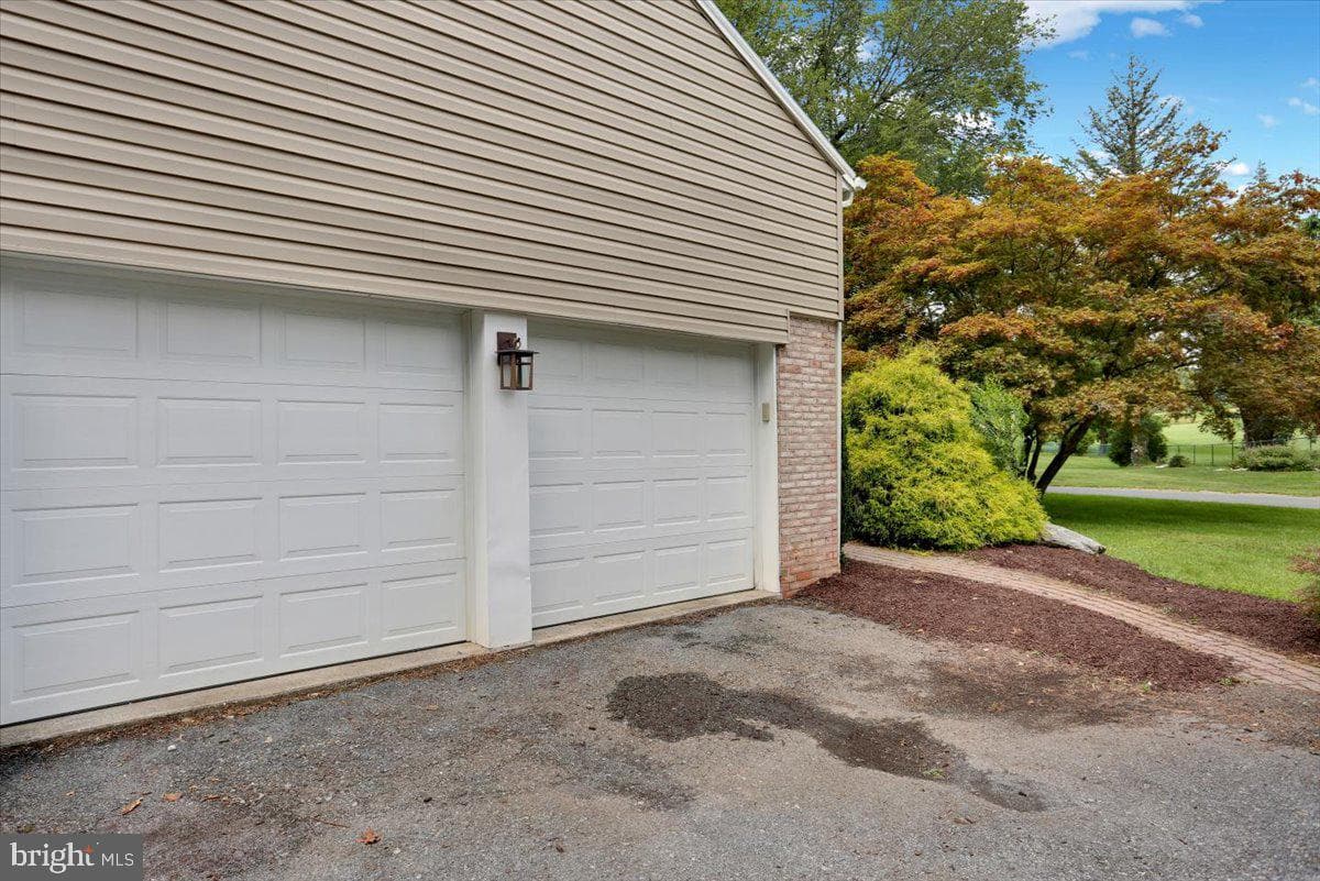 416 Green Lane photo 42