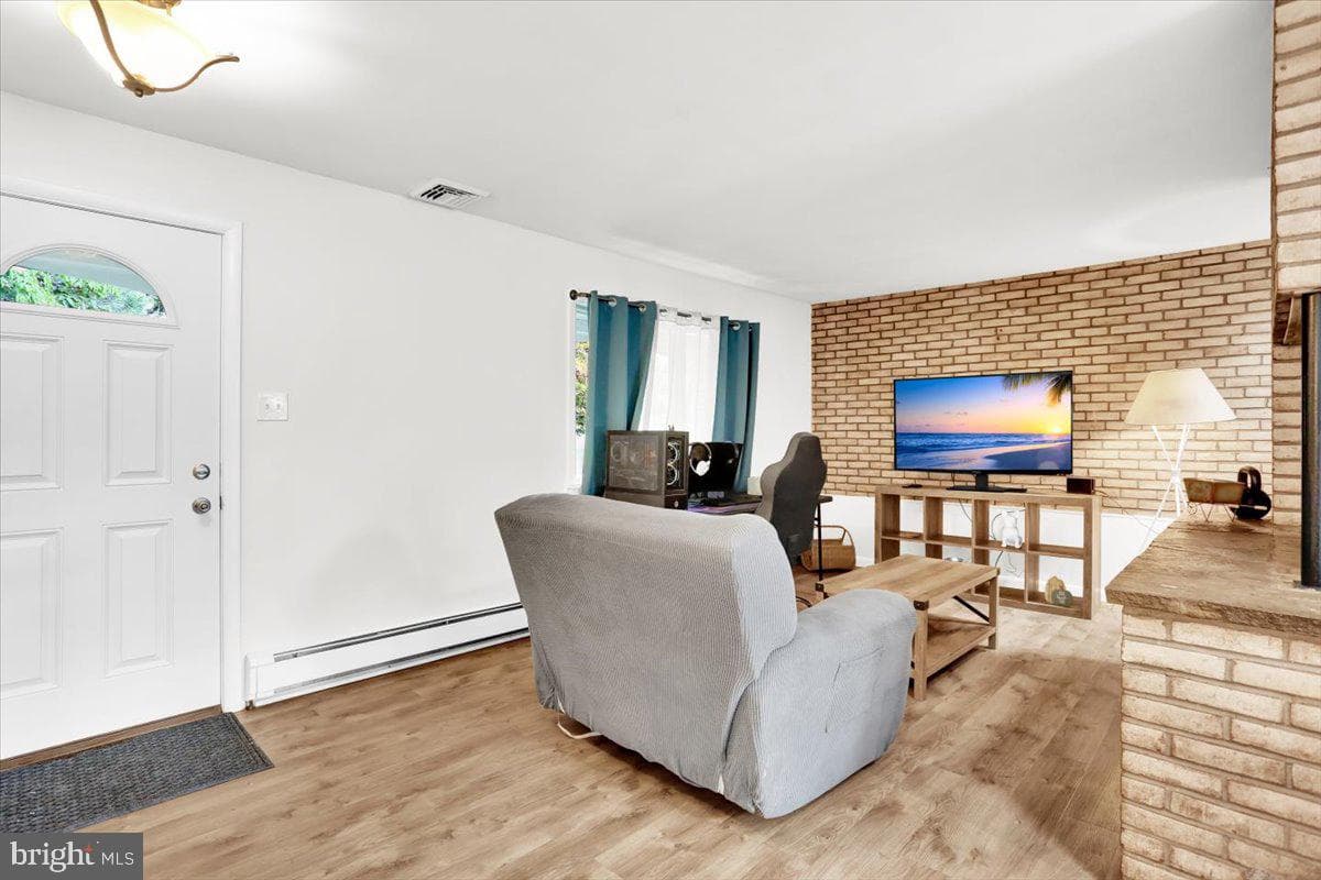 416 Green Lane photo 5