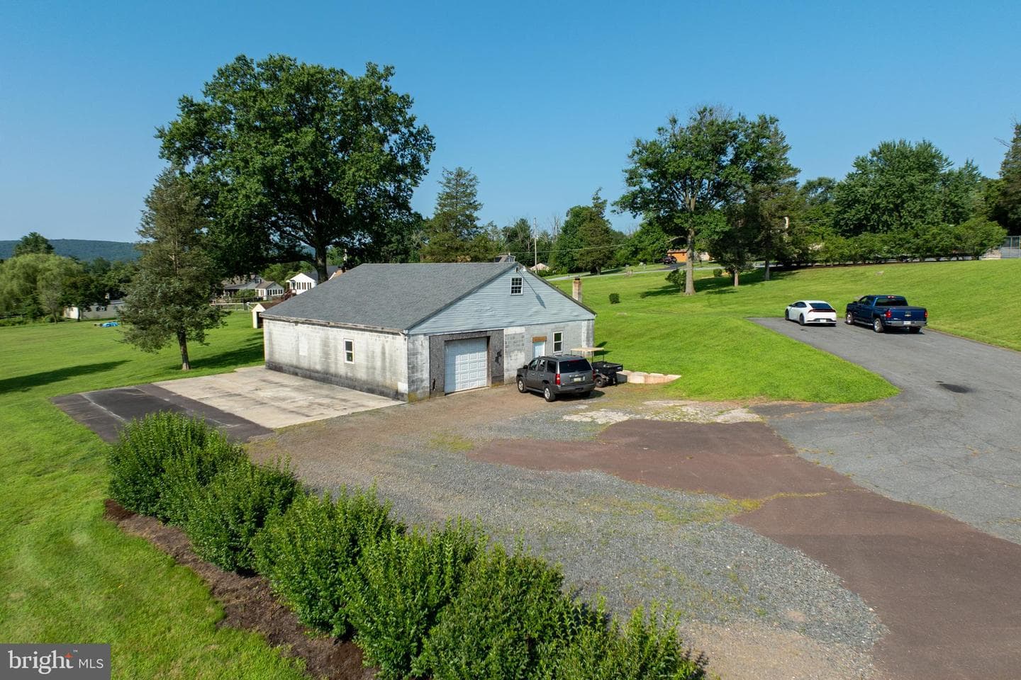 131 Squirrel Hollow Road photo 3