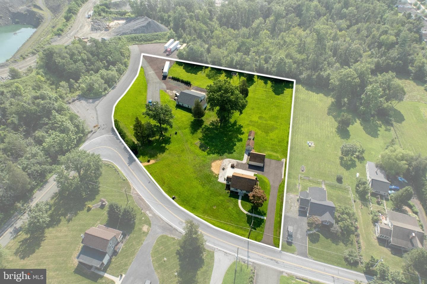 131 Squirrel Hollow Road photo 44