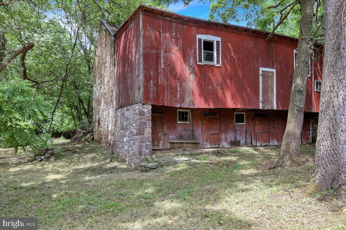 843 Ridgeway Road photo 14