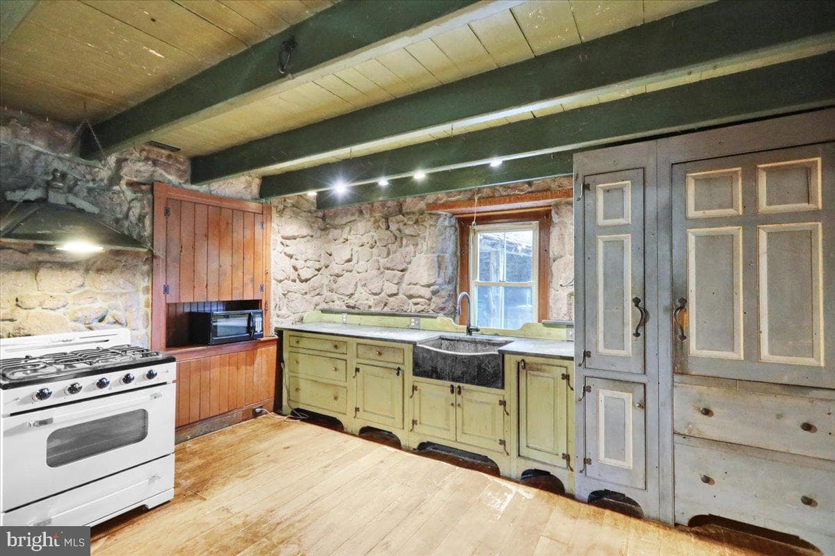 843 Ridgeway Road photo 33