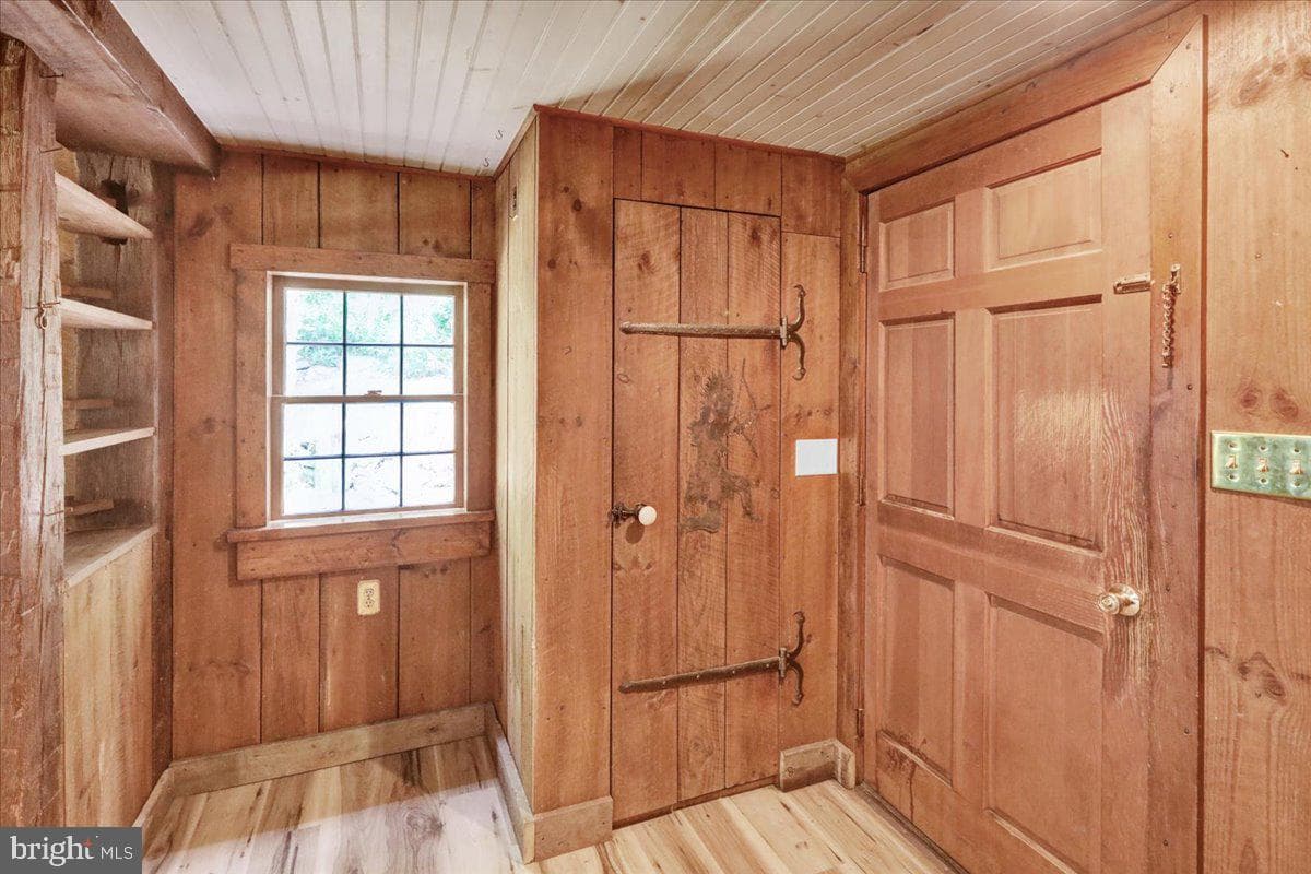 843 Ridgeway Road photo 41