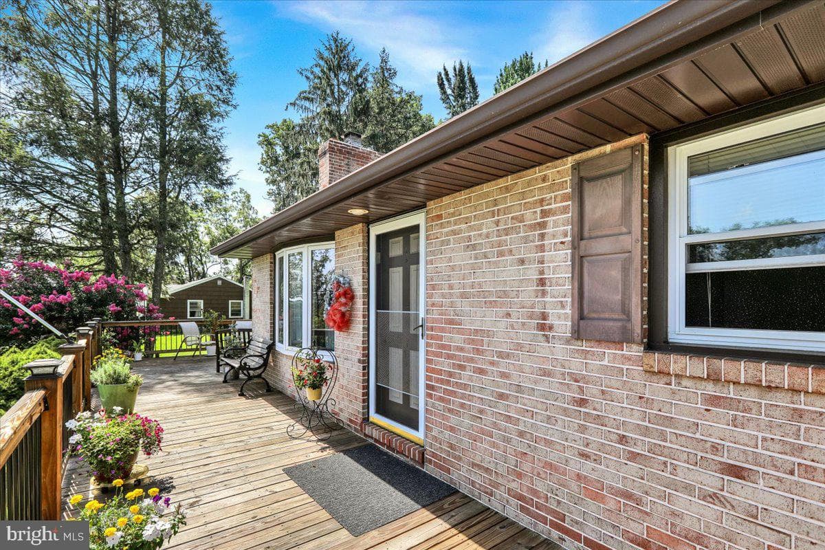 570 Walnut Road photo 26