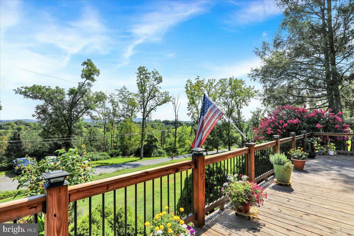 570 Walnut Road photo 27