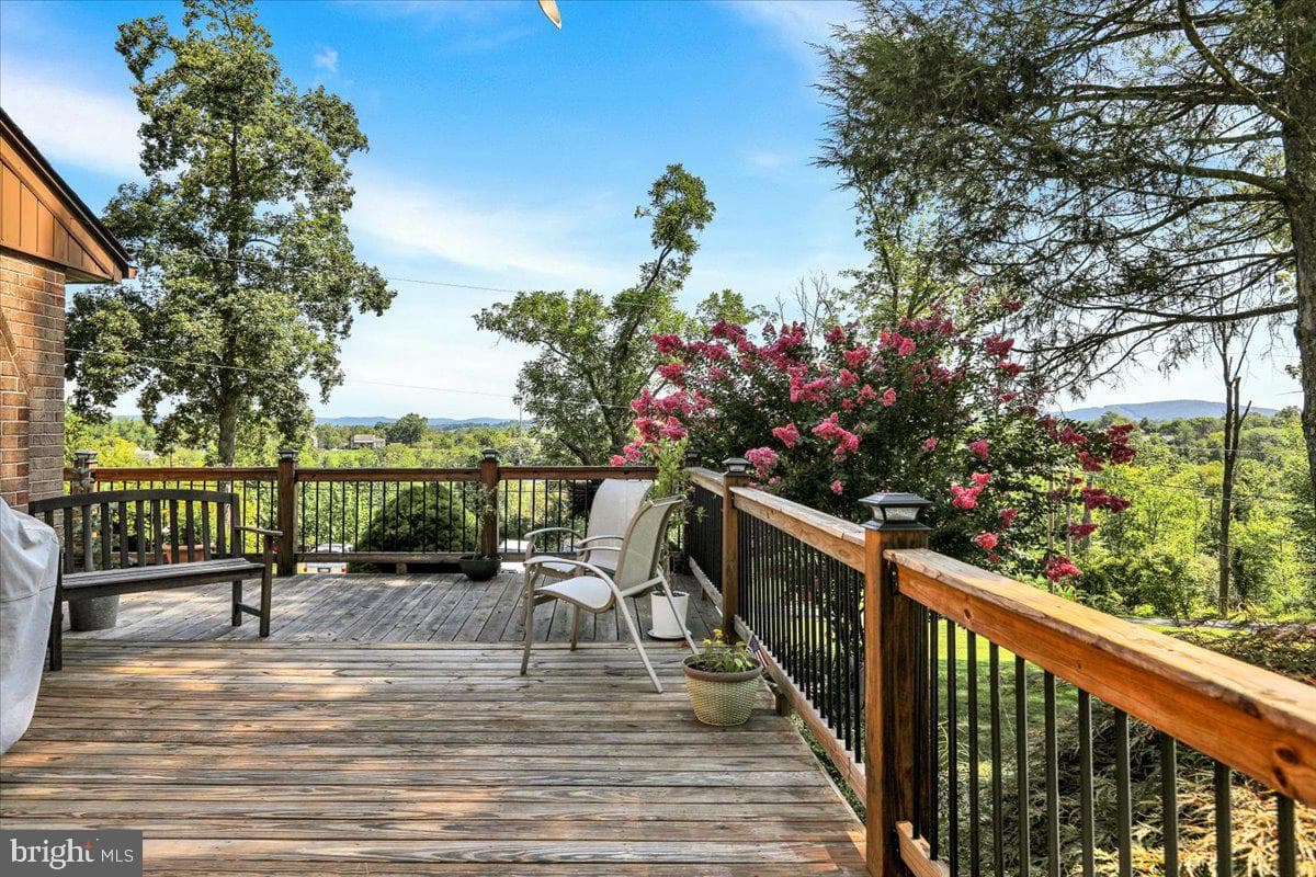 570 Walnut Road photo 29