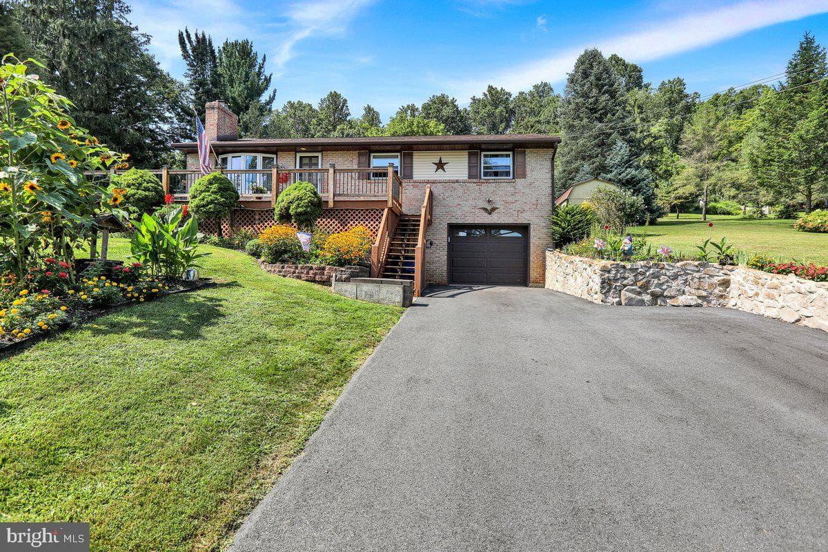 570 Walnut Road photo 3