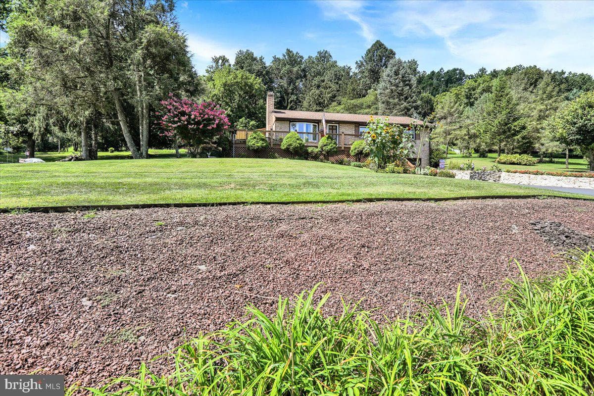 570 Walnut Road photo 33