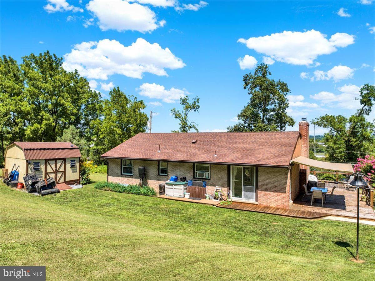 570 Walnut Road photo 41