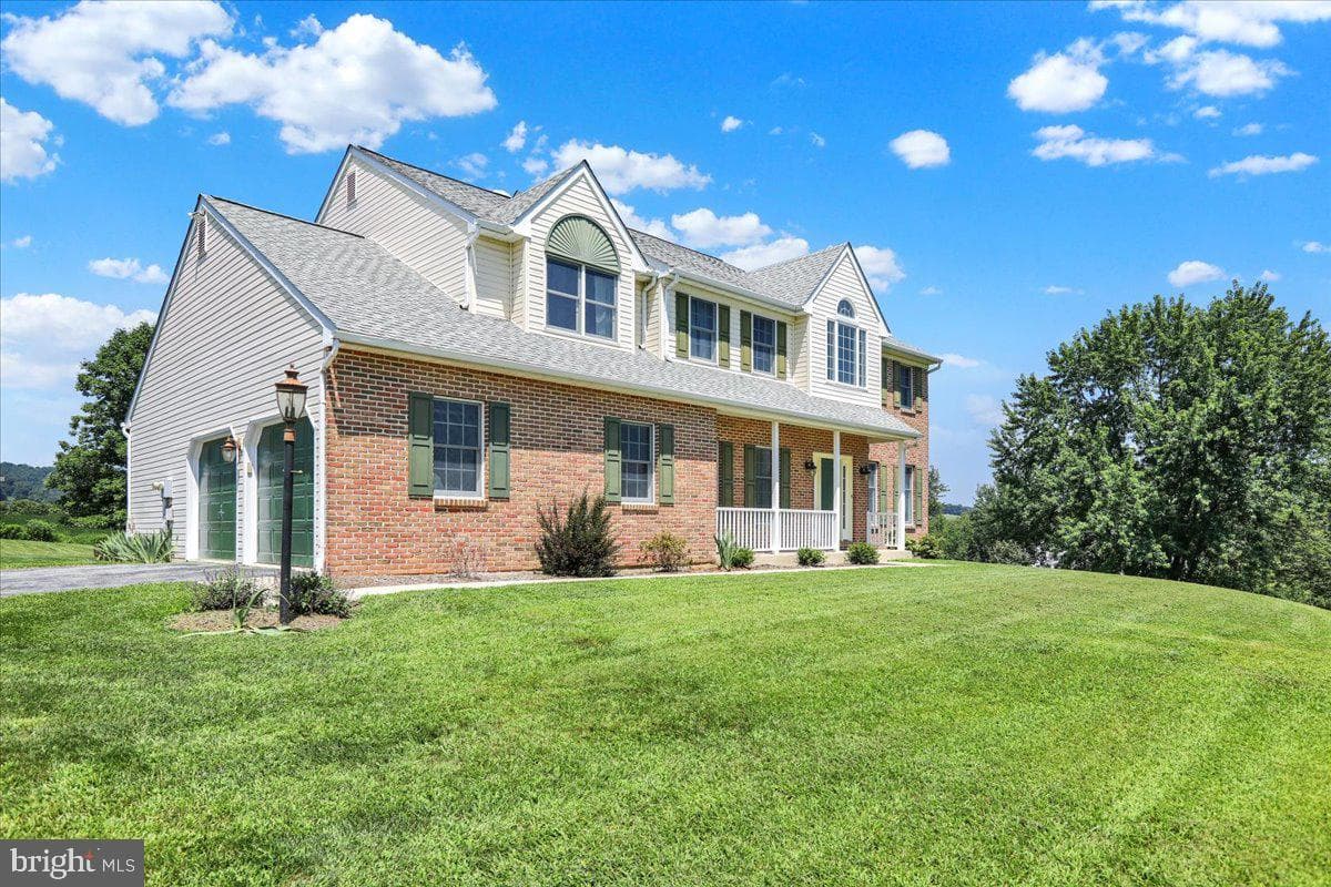 105 Misty Lane photo 2