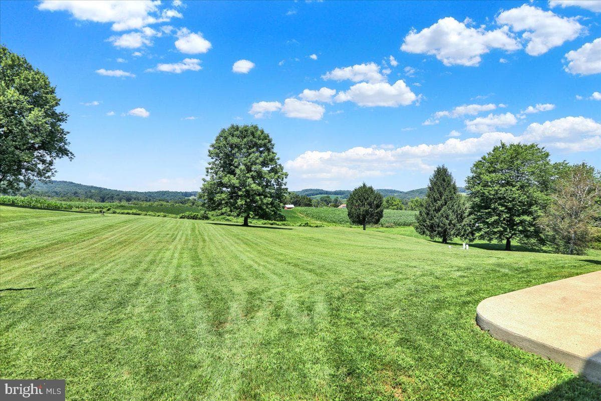 105 Misty Lane photo 3