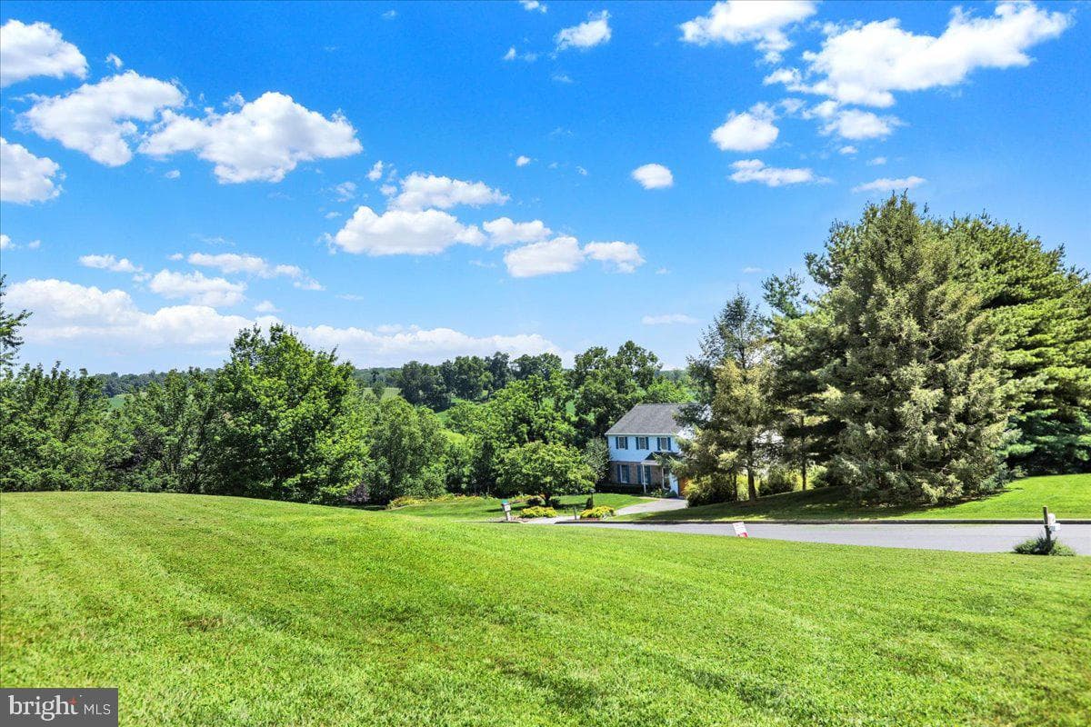 105 Misty Lane photo 4