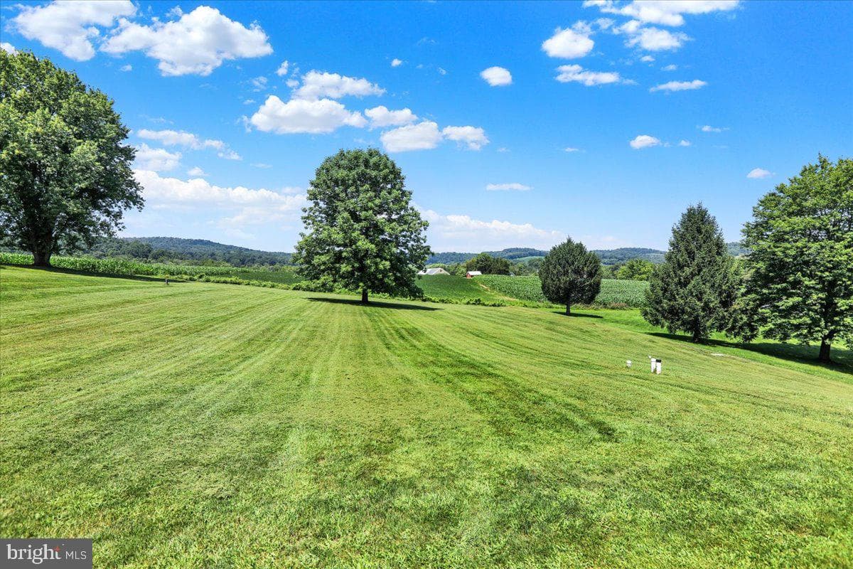 105 Misty Lane photo 5