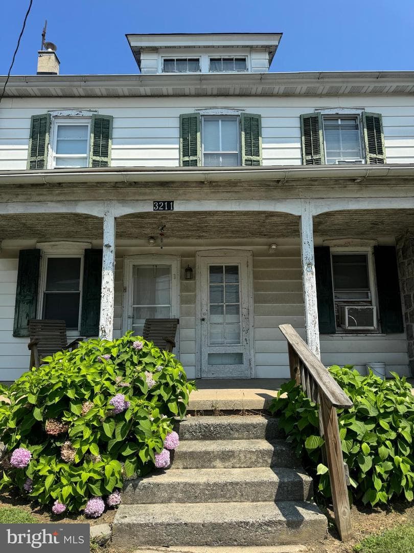 3211 Main Street photo 4