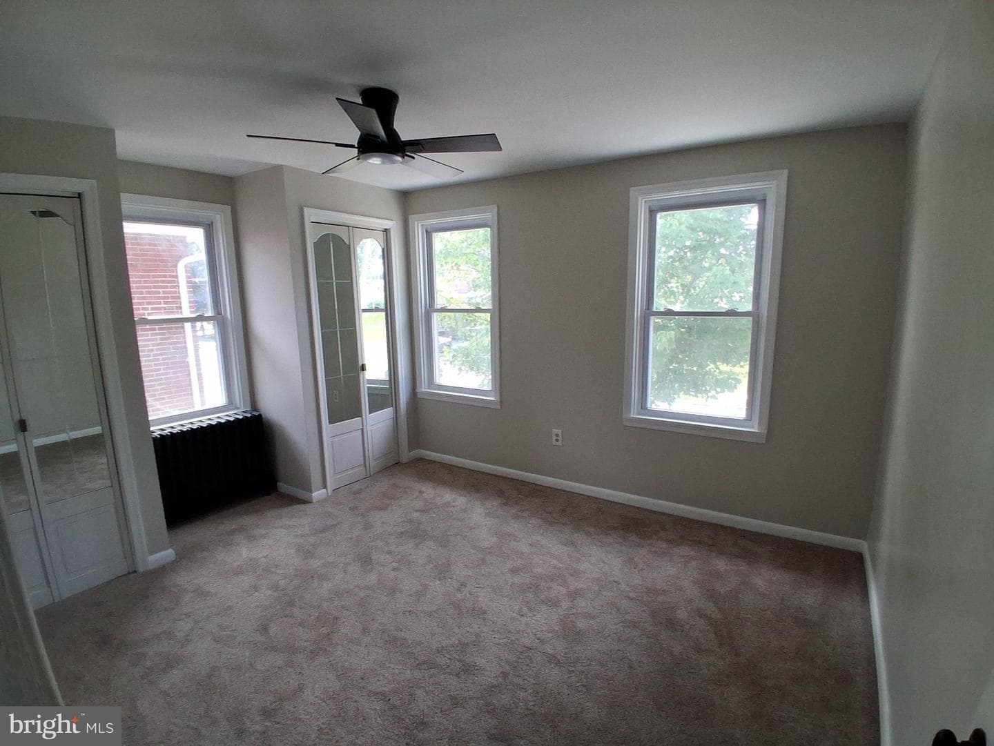 235 W Elm Street photo 12
