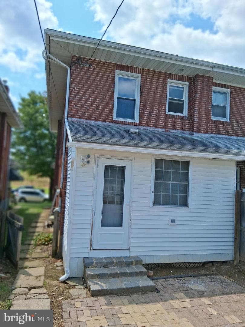 235 W Elm Street photo 16