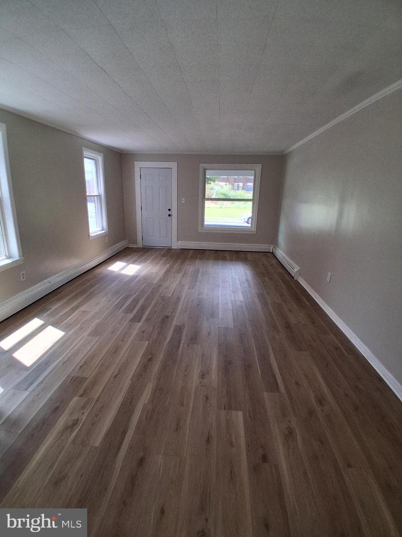 235 W Elm Street photo 8
