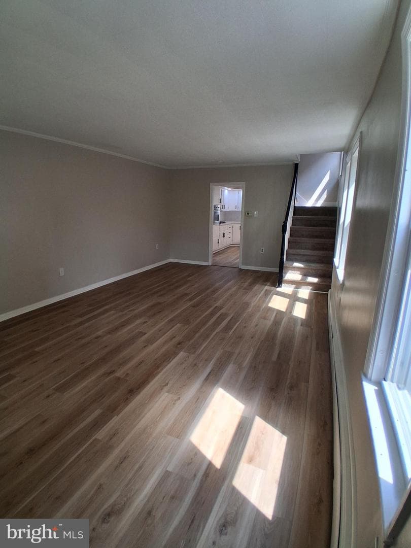 235 W Elm Street photo 9