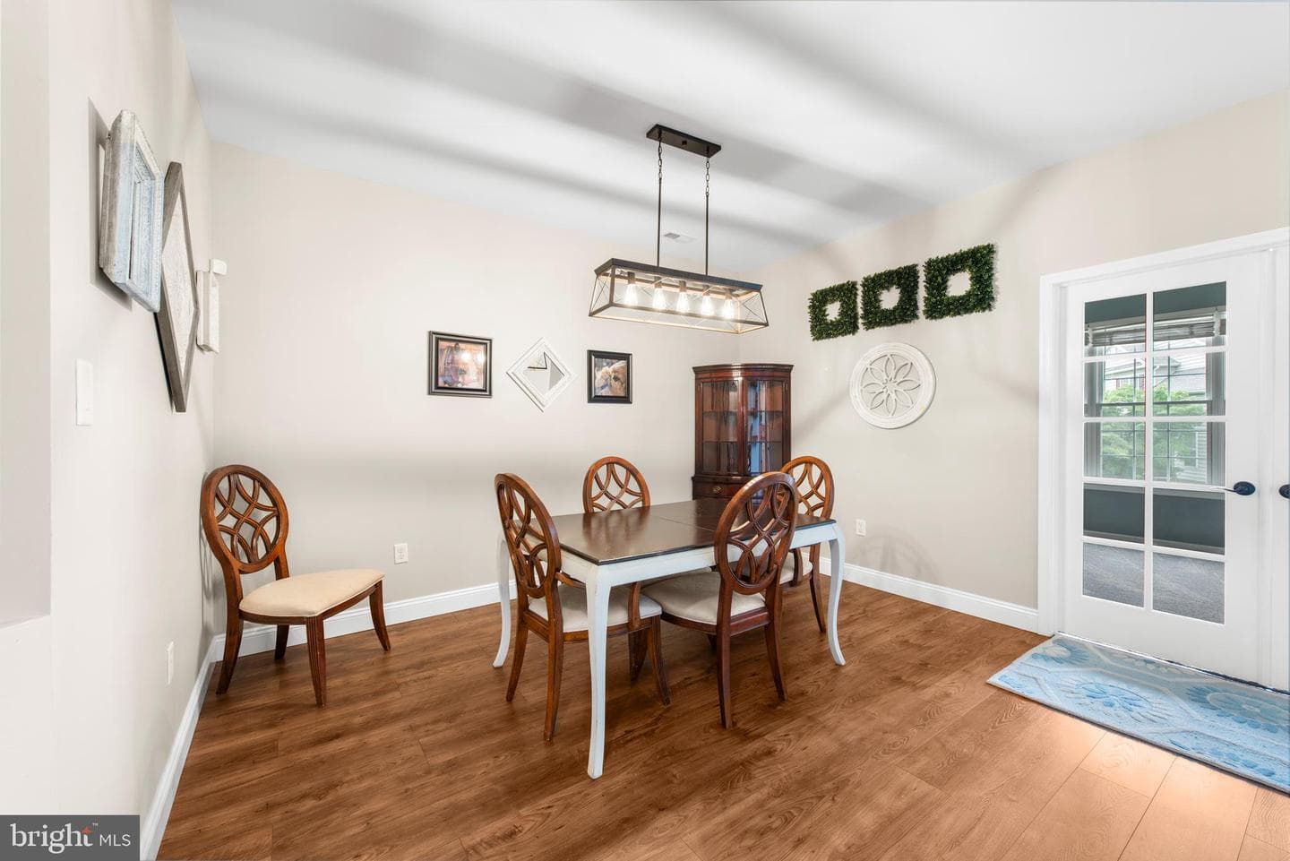 1514 Lexington Way photo 8