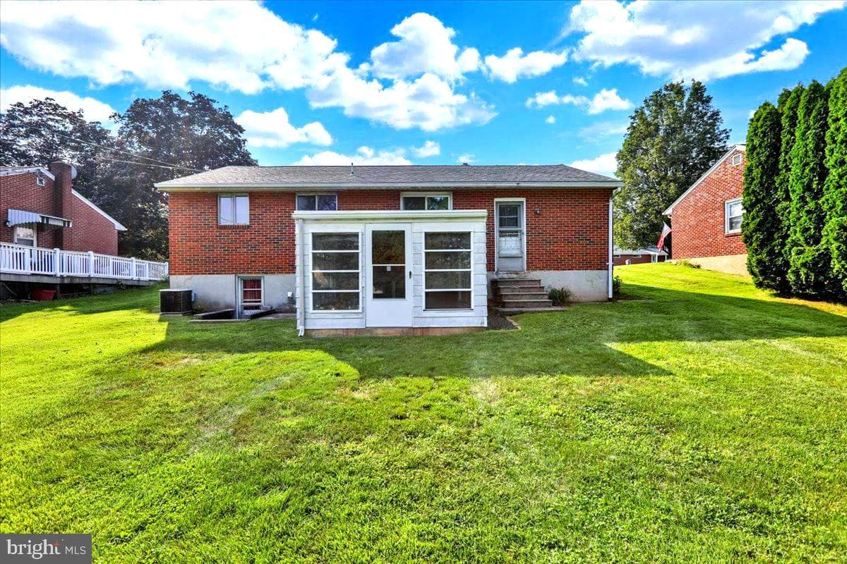 121 Virginia Avenue photo 12