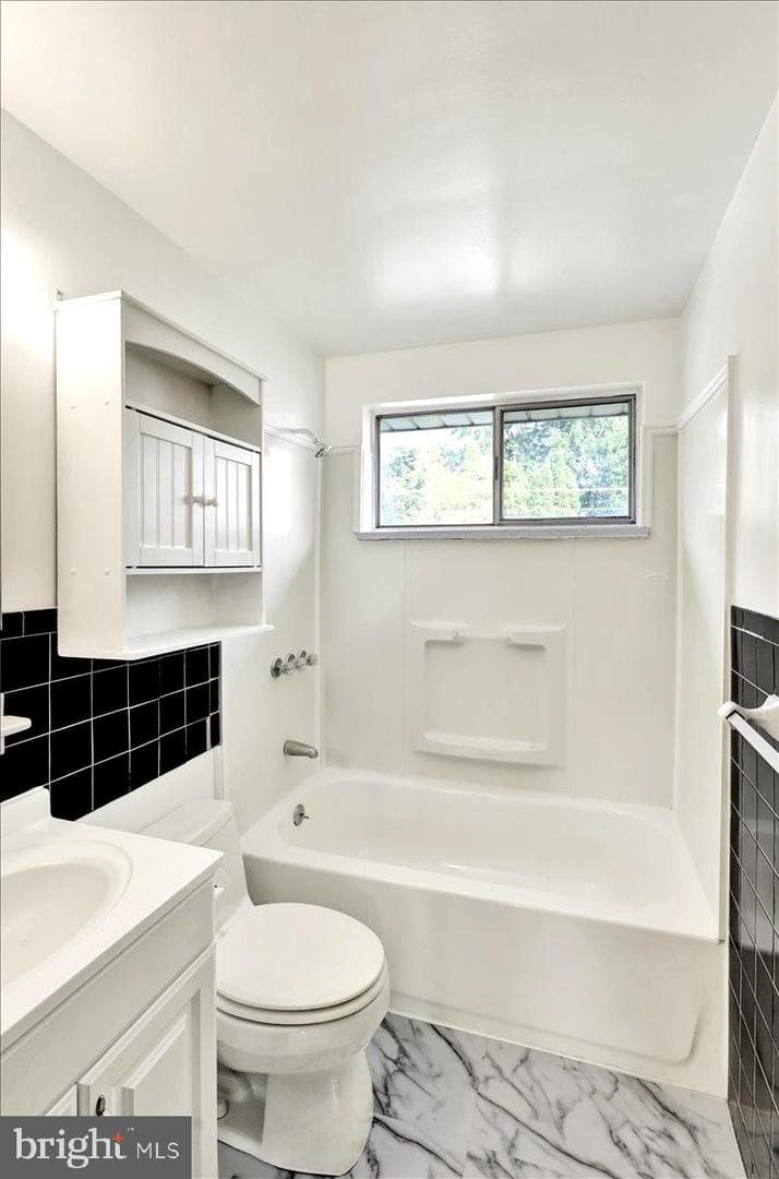 121 Virginia Avenue photo 6