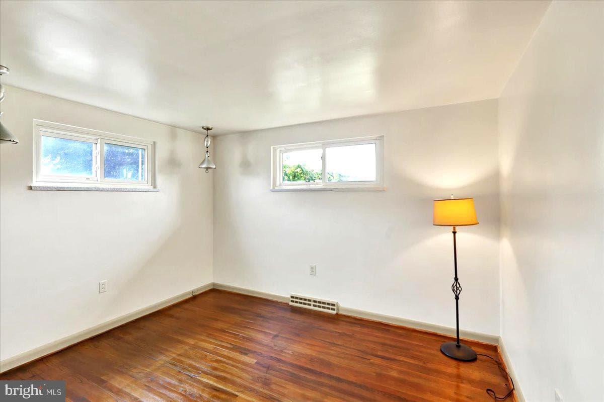 121 Virginia Avenue photo 8
