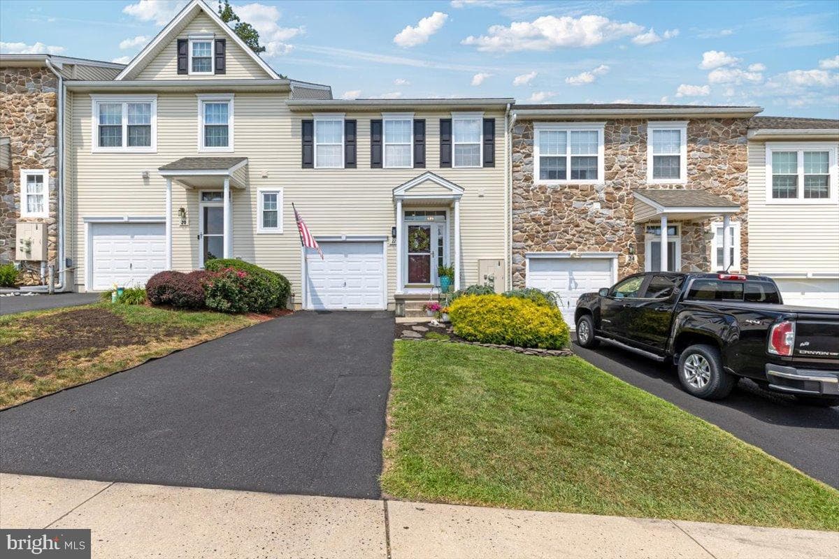 22 Sugar Maple Road photo 1