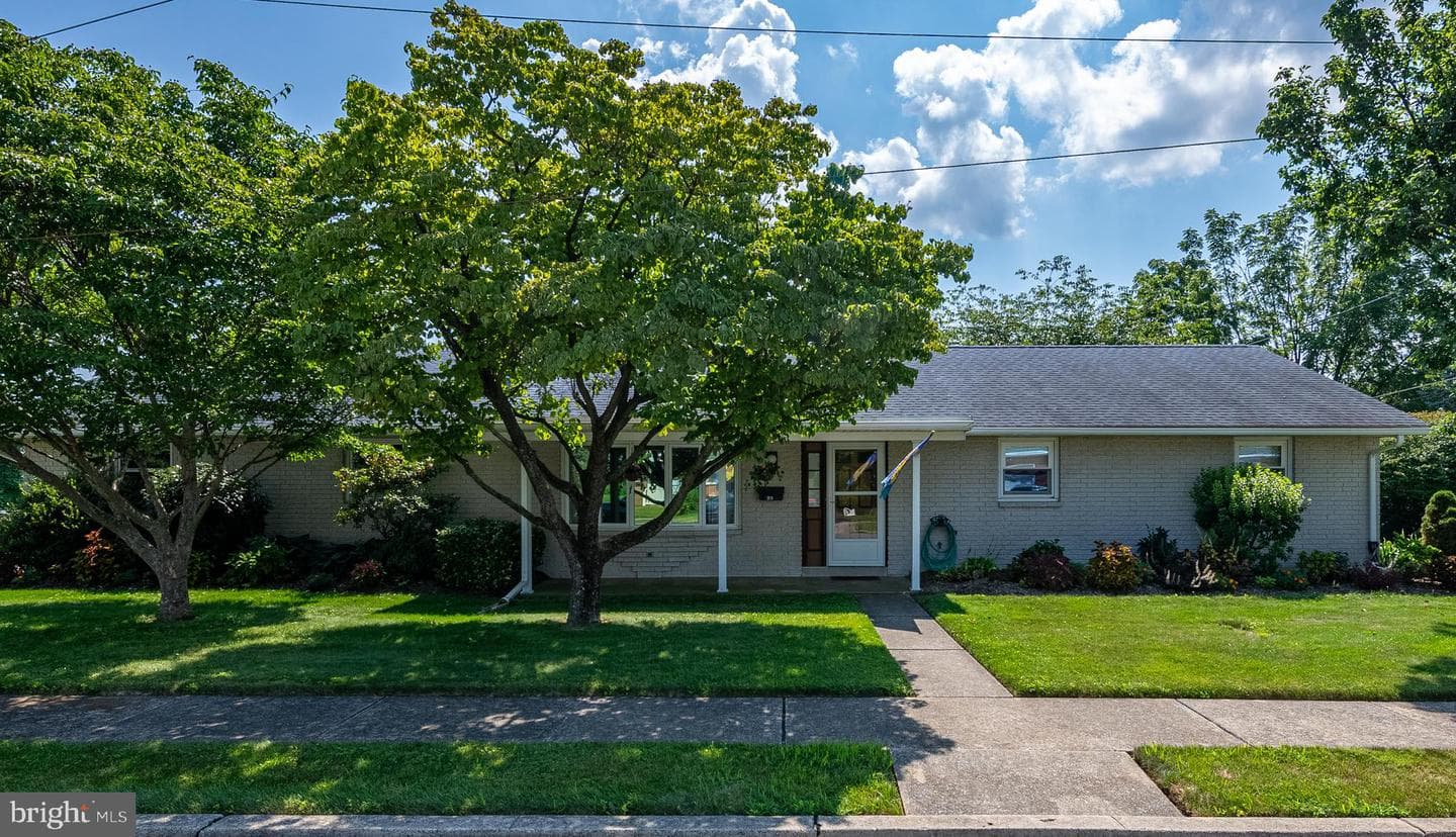 25 Radcliff Road photo 2