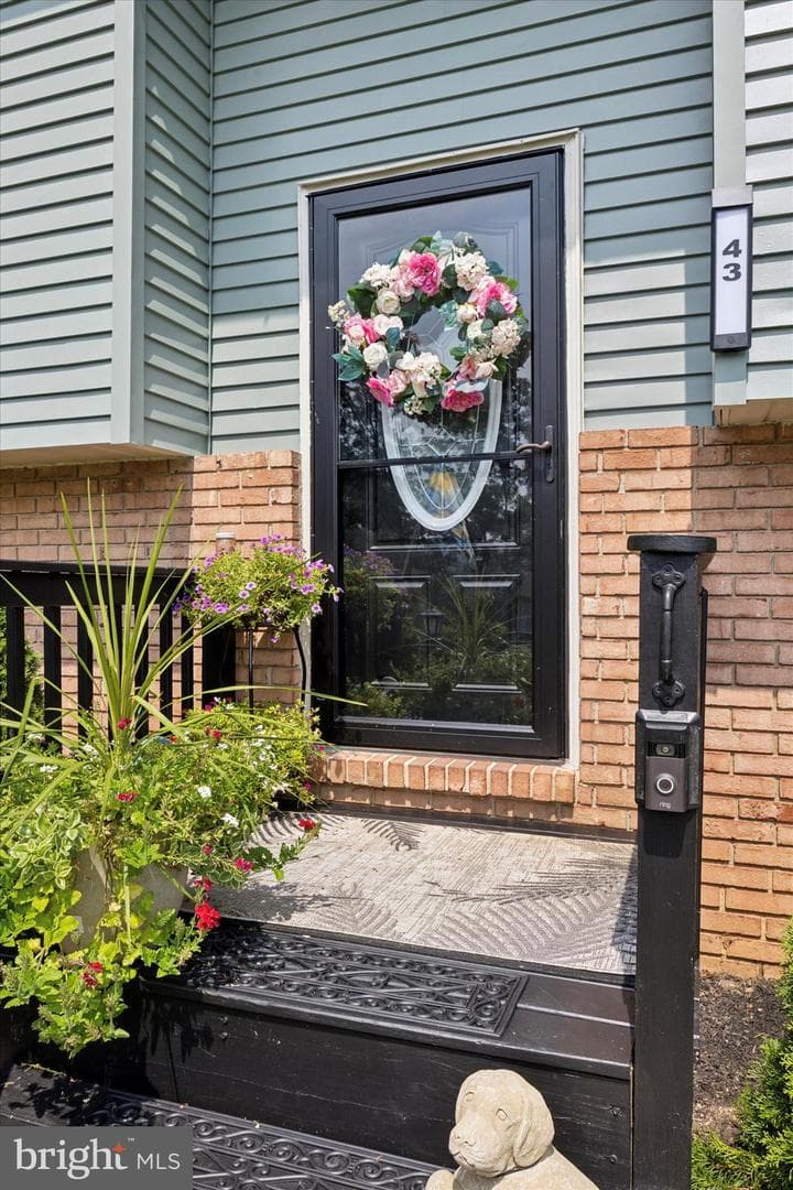 43 Lindy Lane photo 2