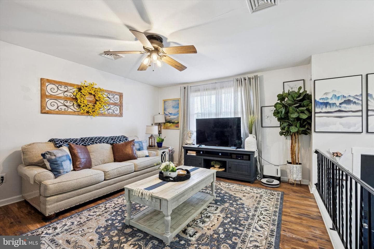 43 Lindy Lane photo 3